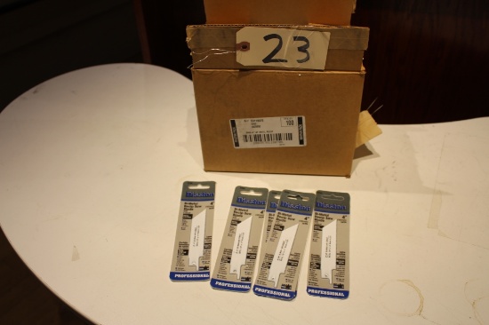 Box of metal blades for Saw Saw