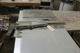 Delta Contractors Saw 10in Table Saw