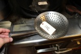 Strainer w/ handle