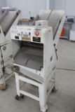Oliver Bread Slicer