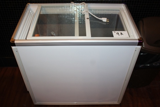 MMI Display Chest Cooler