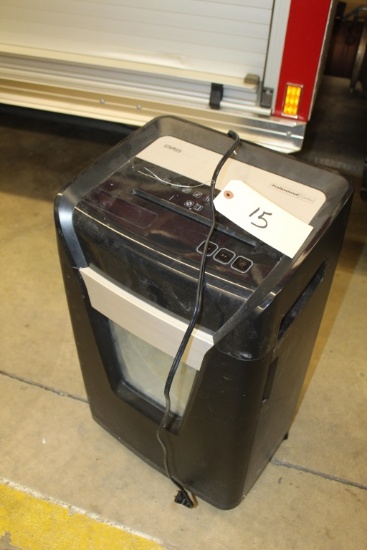 Staples Professional Paper Shredder