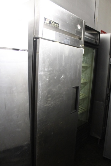 True Mfg Refrigerator