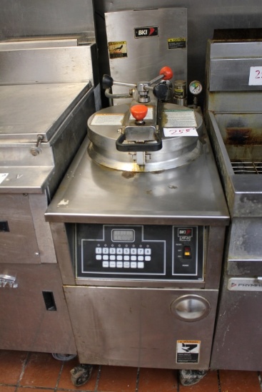 BKI Pressure Fryer