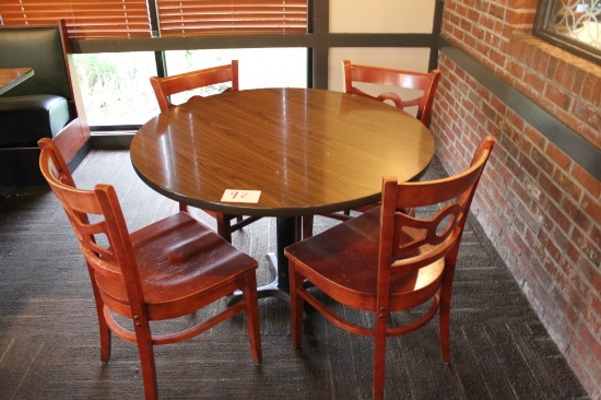 Round Table 4 Chairs