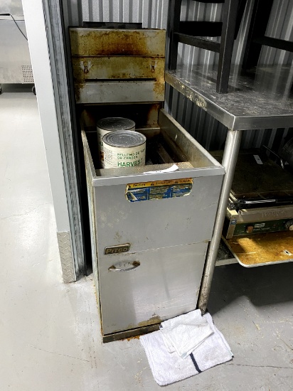 Pitco 40 Lbs Natural Gas Deep Fryer, Working When Removed!