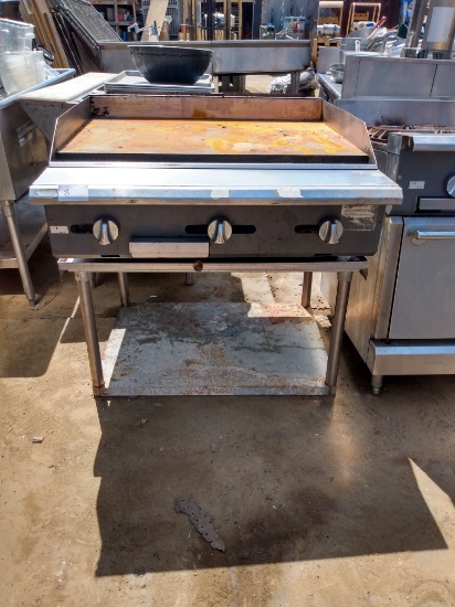 30" Natural Gas Griddle w/ Stainless Steel Stand, Working When Removed!