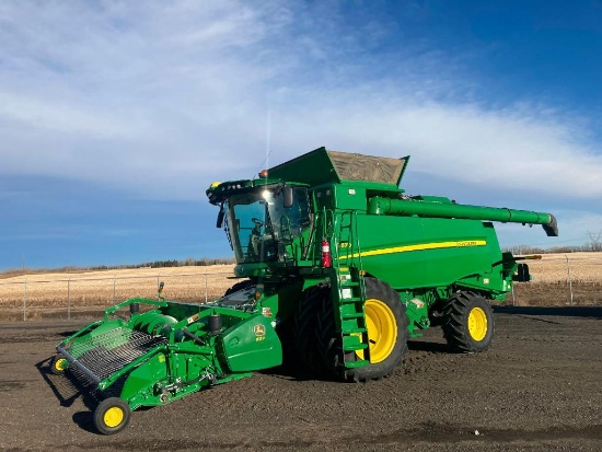 2018 John Deere T670LL Combine