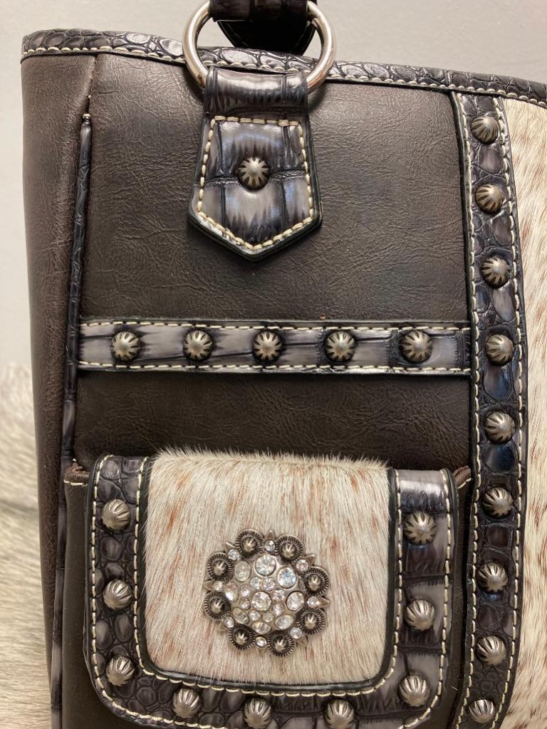 Unused Rockin Star Ranch Dark Brown W Cow Hide Detail Purse Equine Livestock Horse Tack Saddle Online Auctions Proxibid Unused Rockin Star Ranch Dark Brown W Cow Hide Detail Purse Equine Livestock Horse Tack Saddle Online Auctions Proxibid