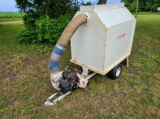 E-Z VAC LAWN TRAILER