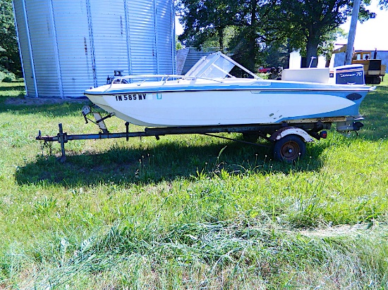 GLASTRON BOAT