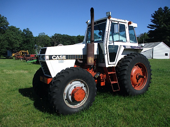 CASE 2290 TRACTOR