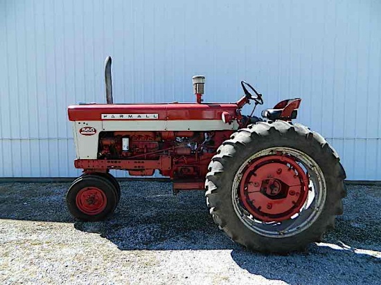 IH 560 DIESEL TRACTOR
