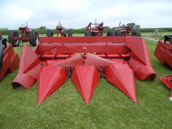 IH 944 CORN HEAD