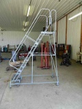 ROLLING STEP LADDER