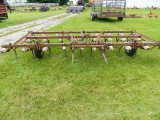 IH FIELD CULTIVATOR