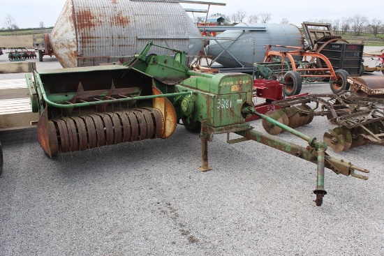 John Deere 24T Square Baler