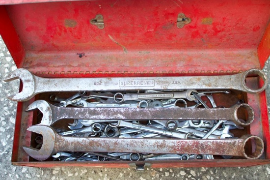 Assorted wrenches