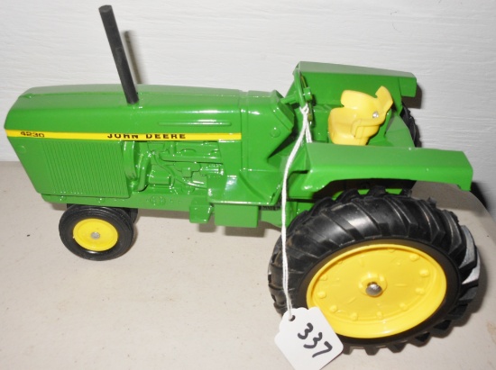 John Deere 4230