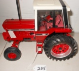 Custom International 1086