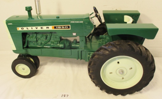 Oliver 1850 tractor, 1/8 scale
