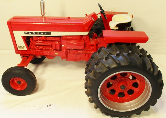 Farmall 706 tractor, 1/8 scale