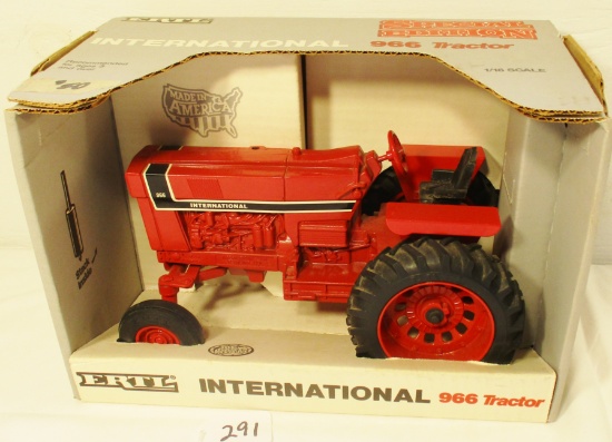 IH 966 tractor