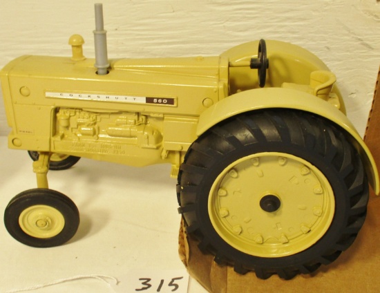 Cockshutt 560 tractor