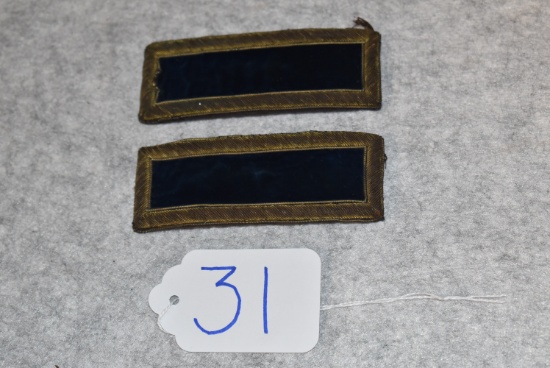 Pair of infantry officer's shoulder straps of a 2nd Lieutenant