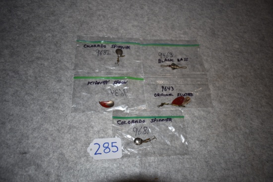 Grouping of 5 Winchester Fishing Items – 1st is No. 9634 Kidney Spoon – 2nd is No. 9682 Colorado Spi