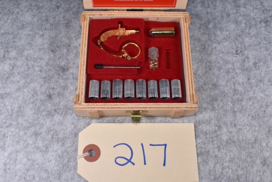 Die Kleinste Pistole DerWelt 2mm Lefaucheux Cal. Blank Album Pistol