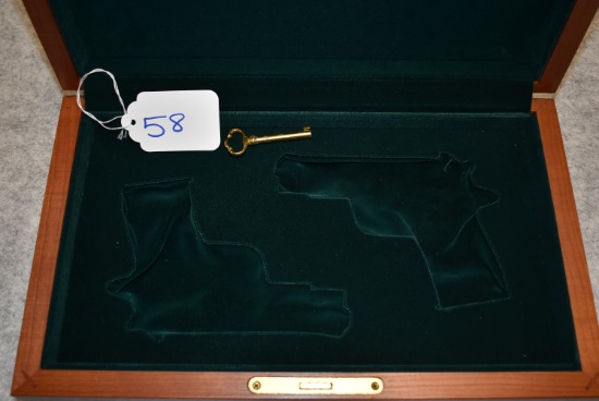 Colt 380 Deluxe Set Double Gun Presentation Case – w/Green Felt Interior & Key