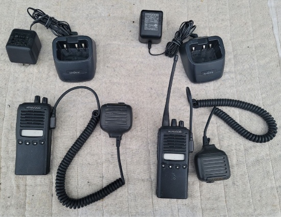 KENWOOD 2 WAY RADIO Set of 2