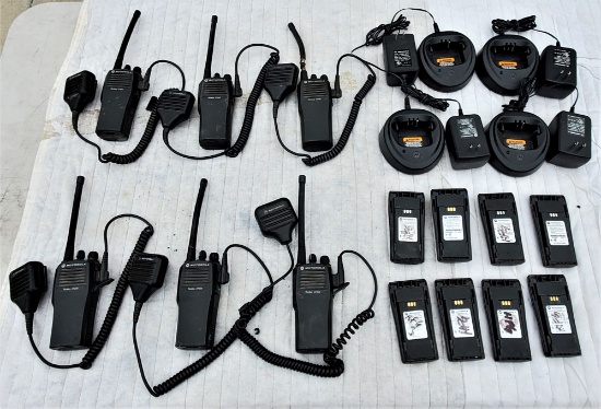 MOTOROLA RADIUS CP200 2 WAY RADIO, Set of 6