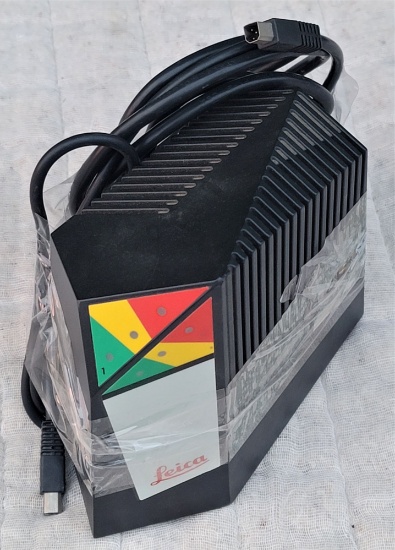 LEICA DUAL PLATE BATTERY CHARGER