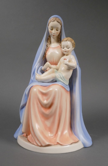 Large Hummel MADONNA HOLDING CHILD 151 TMK6