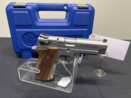 SMITH & WESSON MODEL 4006 TACTICAL 40 CAL S&W SN#VGH4594