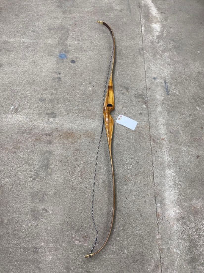 BEAR TIGER CAT RECURVE BOW 34 LBS @ 62 IN DATED 1953