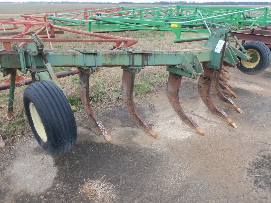 John Deere 900 11 shank Ripper