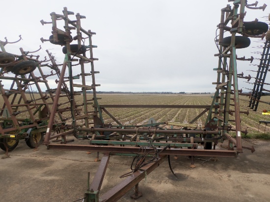 John Deere 1010 c-shank Cult