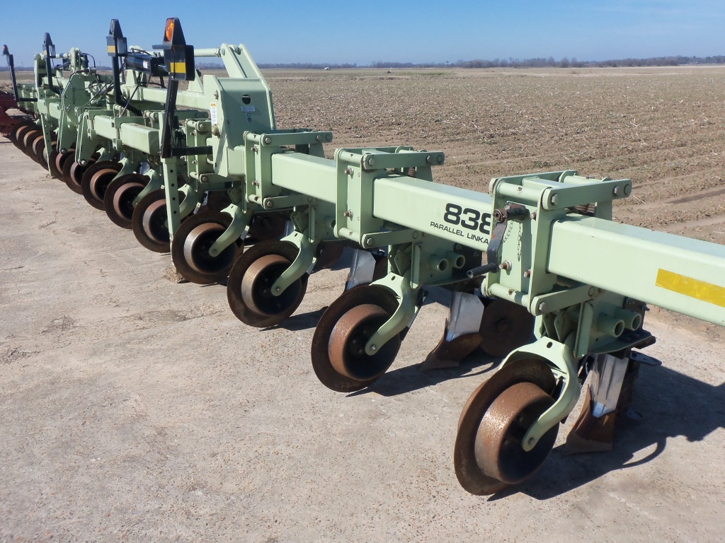 Orthman 837-235 12 row 38" stackfold Hipper | Farm Equipment & Machinery  Tillage Equipment | Online Auctions | Proxibid