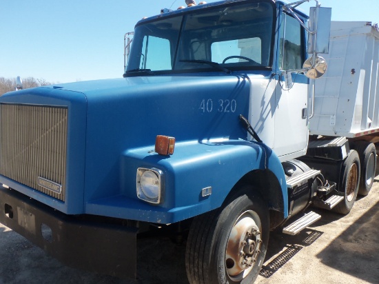 1995 White/GMC Truck