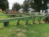 John Deere 2350-2450 5 bottom Plow