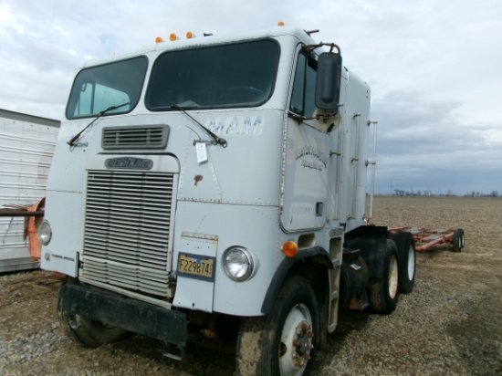 Freightliner Truck, salvage