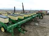 John Deere 7100 8 row Planter w/3 bu hoppers