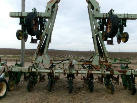 Orthman stack fold w/John Deere 886 12 row heavy shank units