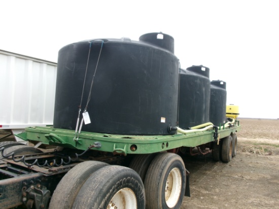 Tandem Axle Flat Bed w/3-apx 1500 gal poly tanks, mixing vat & pump