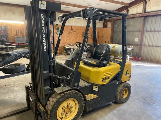Daewoo G25E Forklift