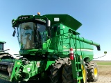 John Deere S680 MRWD Combine