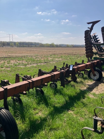 IH 8 row Cult